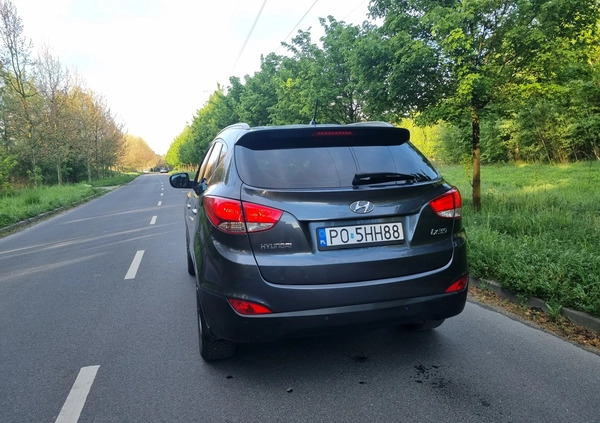 Hyundai ix35 cena 39300 przebieg: 171000, rok produkcji 2010 z Poznań małe 301
